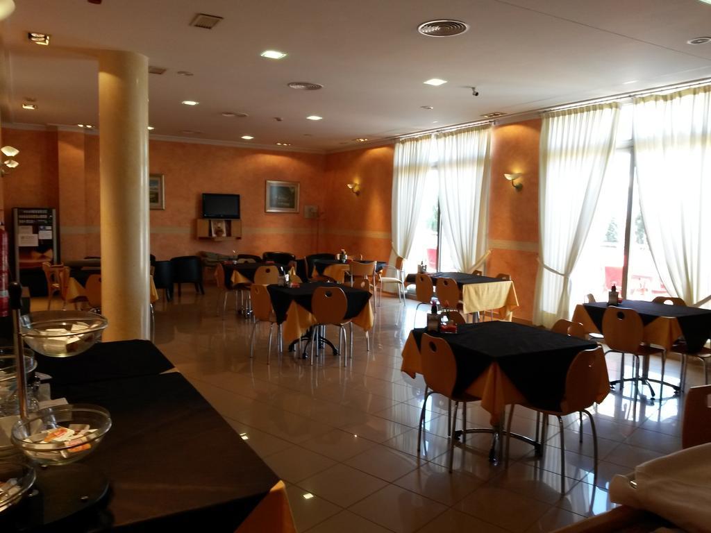 Hotel La Torre Los Montesinos Exteriör bild